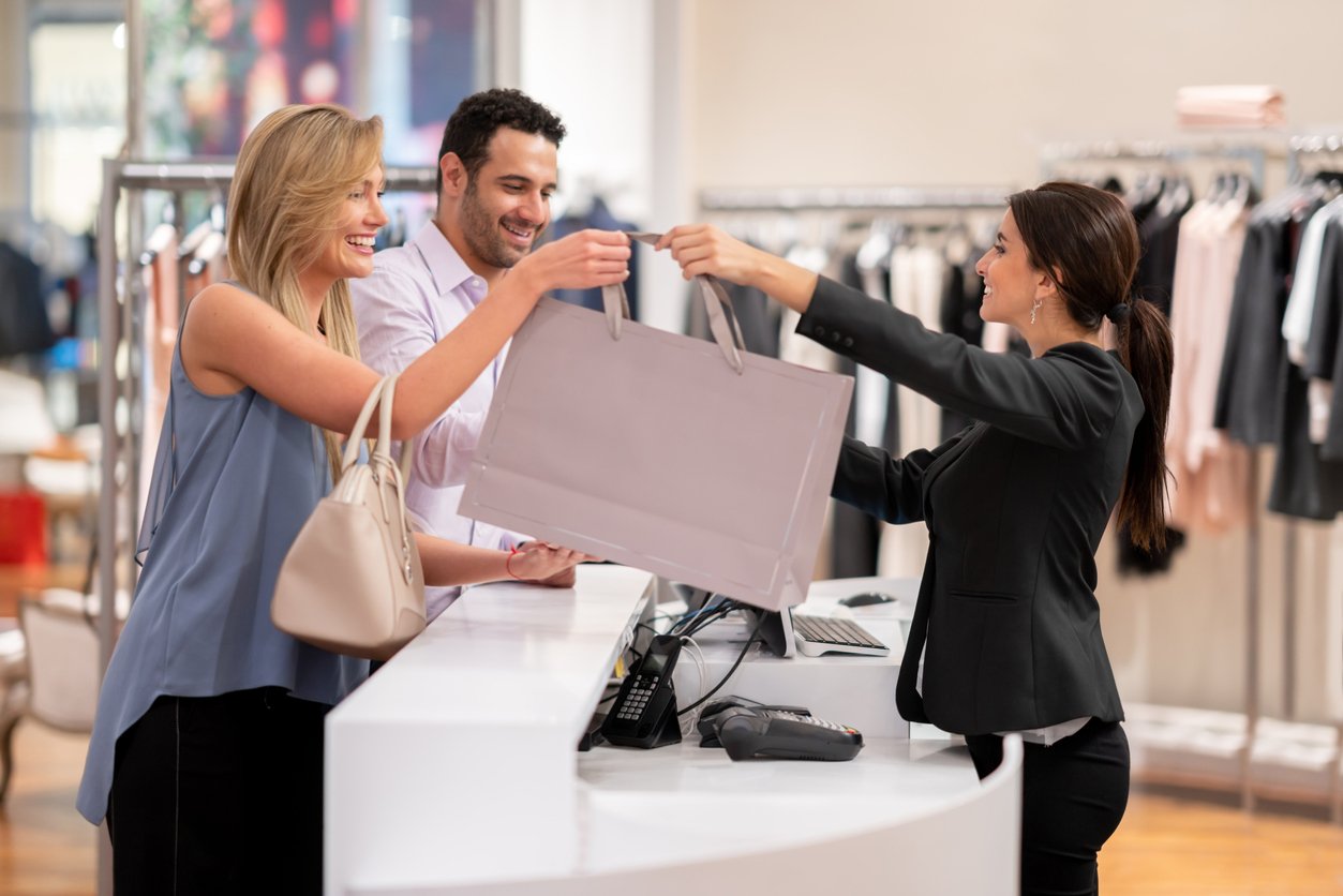The 3 Top Qualities of a Great Sales Associate, and the Retailers Getting it Right