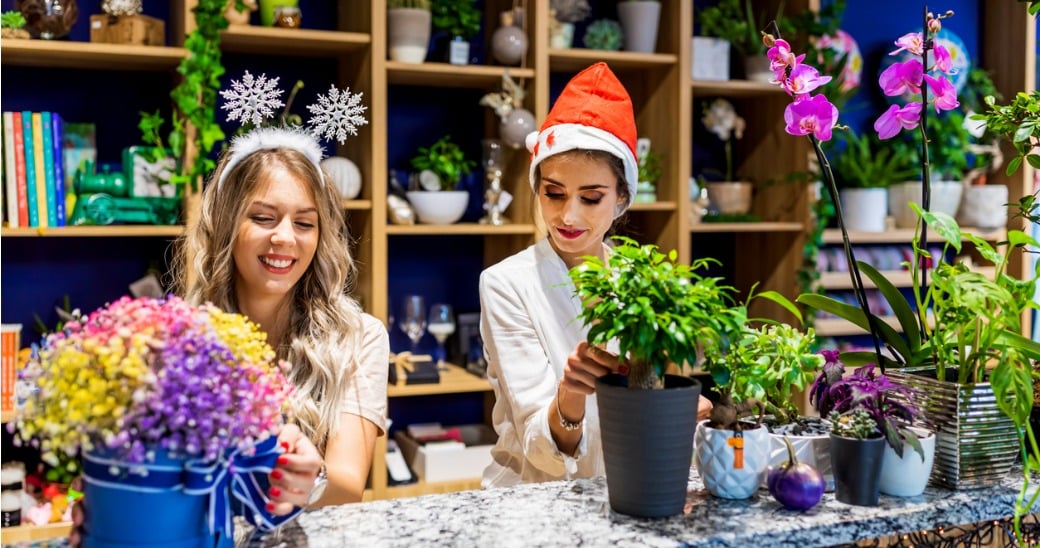 5 Internal Communications Best Practices for Frontline Employees This Holiday Season