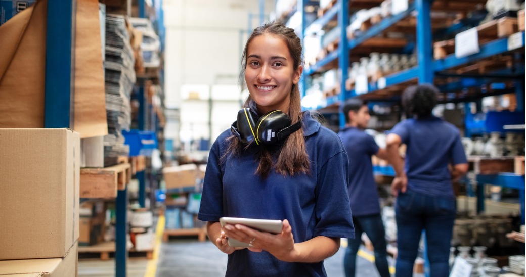 7 Surprising Employee Engagement Metrics to Track for Frontline Employees