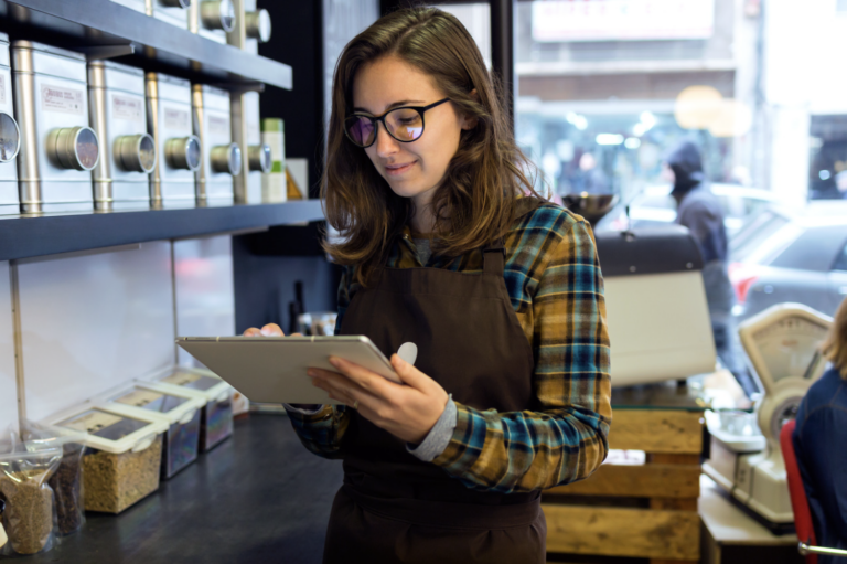 retail store manager with a checklist